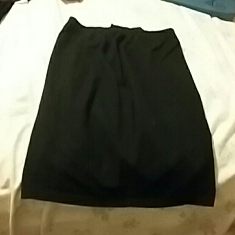 Canada  Black skirt midi very comfortable